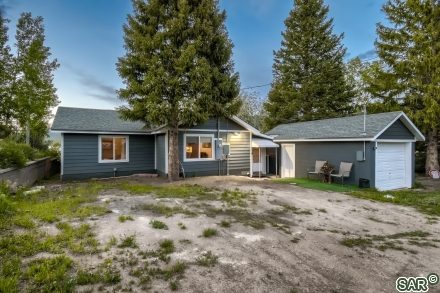 15 Rainbow Ave photo 3