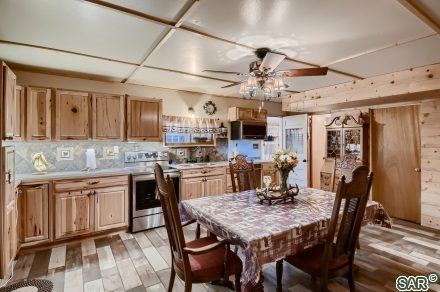15 Rainbow Ave photo 9