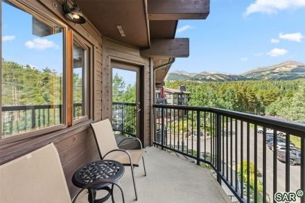 Condo in Woods Manor, Breckenridge — photo 1 Condo in Woods Manor, Breckenridge, CO — photo 1 (MLS S376952)