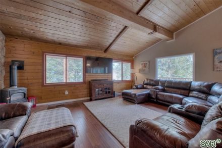 551 High Point Dr photo 3