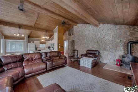 551 High Point Dr photo 4