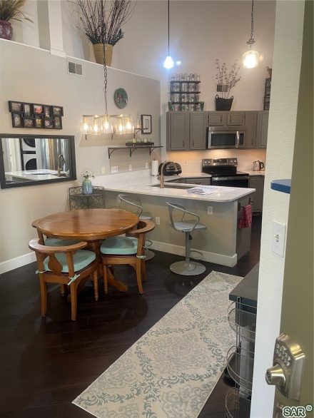 1519 Point Dr photo 4