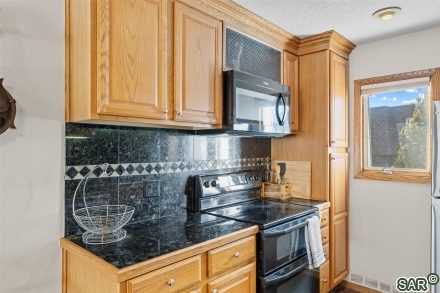 240 E La Bonte St photo 16