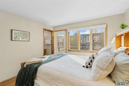 240 E La Bonte St photo 19