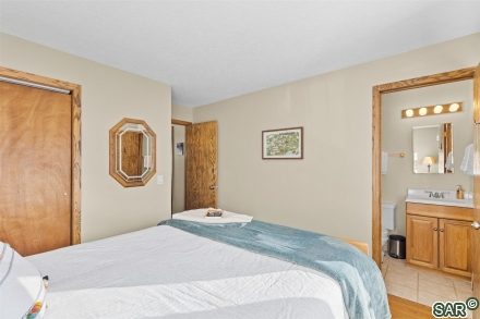 240 E La Bonte St photo 20