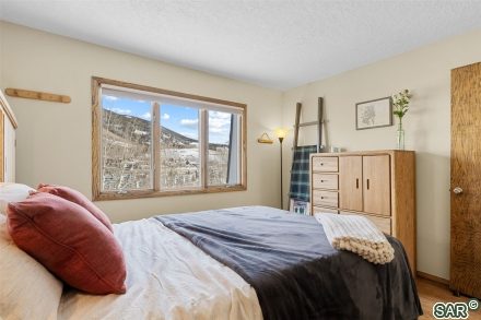 240 E La Bonte St photo 24