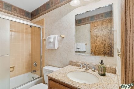 240 E La Bonte St photo 26