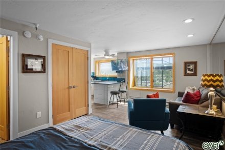 535 S Park Ave photo 14