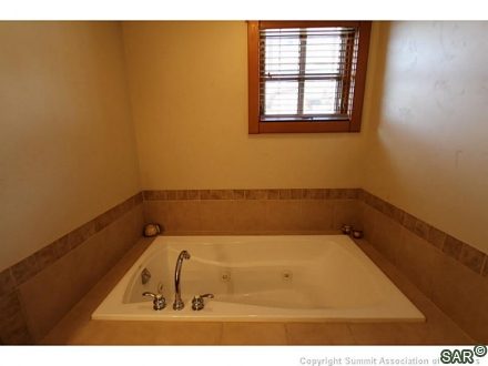 144 Beeler Pl photo 16