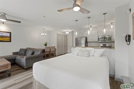 100 Park Avenue 202 photo 18