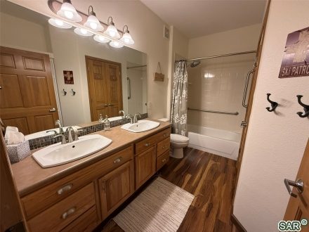700 Lakepoint Dr photo 14