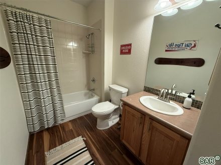 700 Lakepoint Dr photo 16