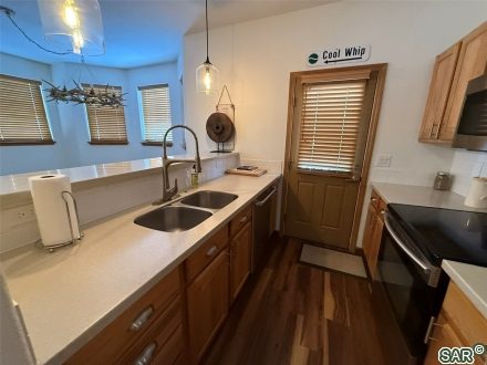 700 Lakepoint Dr photo 17