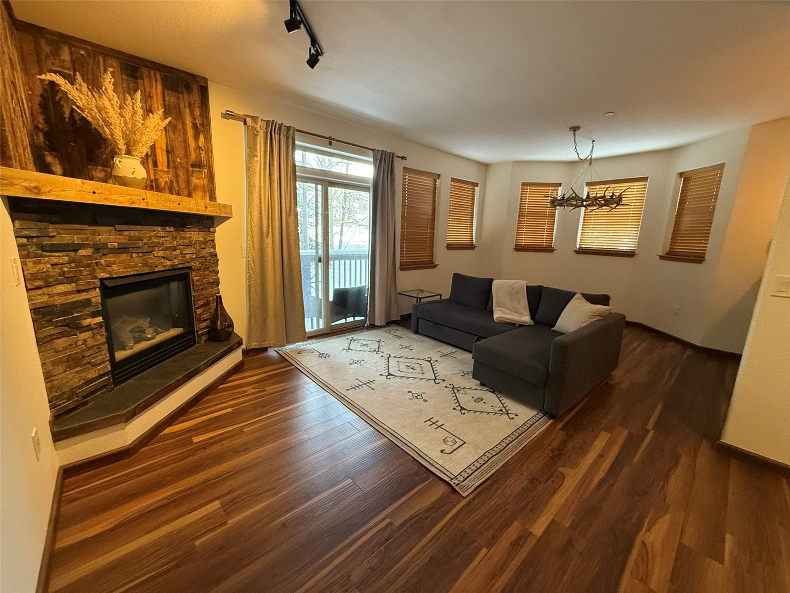 700 Lakepoint Dr, Frisco, CO — main photo