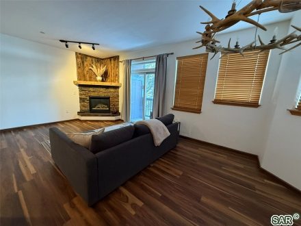 700 Lakepoint Dr photo 6