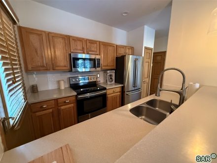 700 Lakepoint Dr photo 7