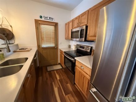 700 Lakepoint Dr photo 9