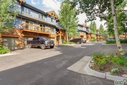 Condo in Los Pinos, Breckenridge — photo 1 Condo in Los Pinos, Breckenridge, CO — photo 1 (MLS S377154)