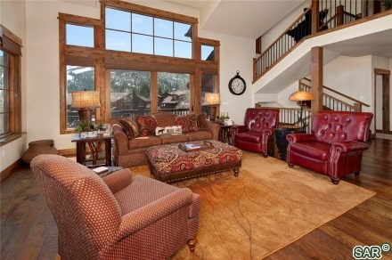 214 Caravelle Drive photo 9