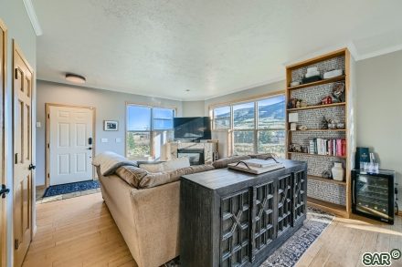 151 Elizabeth Cir photo 11