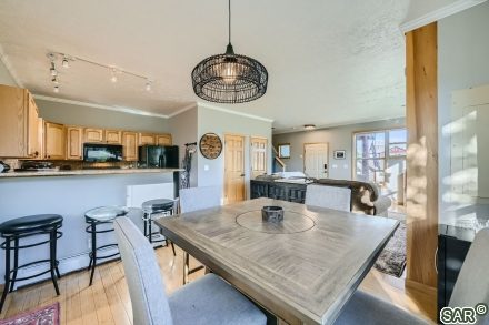 151 Elizabeth Cir photo 13