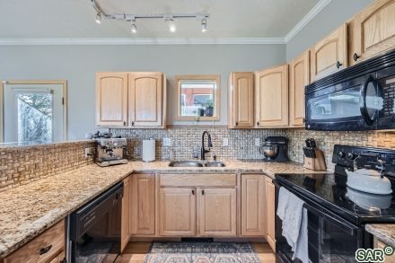 151 Elizabeth Cir photo 15