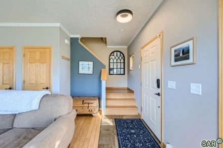 151 Elizabeth Cir photo 8
