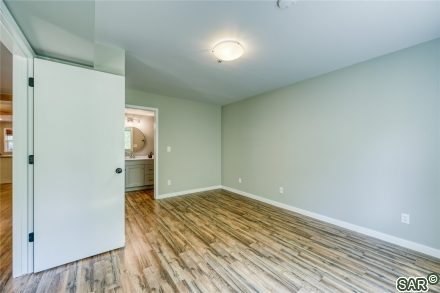 400 W Main St photo 17