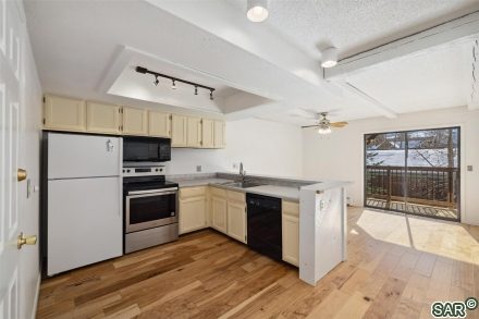 Condo in Longbranch Condo, Breckenridge — photo 3 Condo in Longbranch Condo, Breckenridge, CO — photo 3 (MLS S377440)