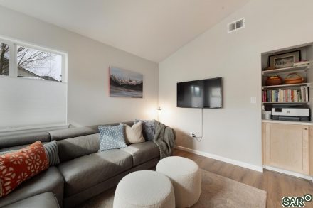 1515 Point Dr photo 6