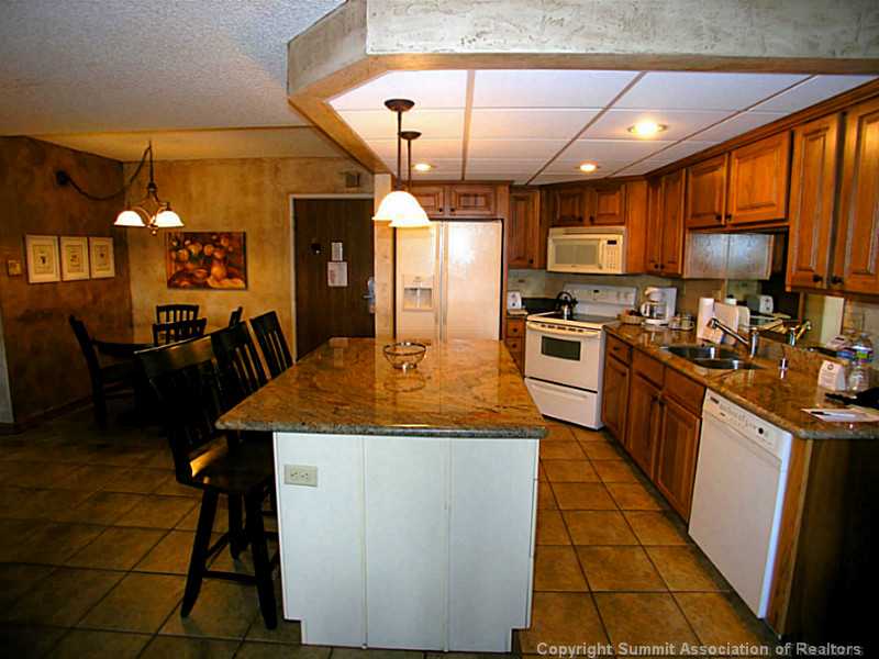 611 Village Road 23230, Breckenridge, CO — main photo