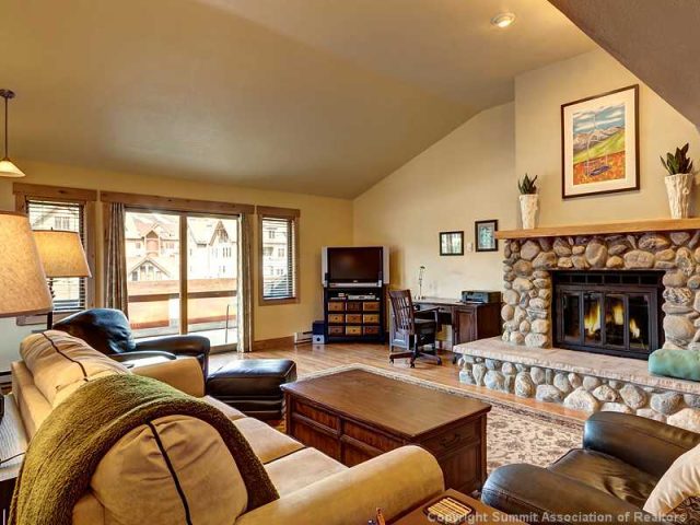 Townhome in Mainridge Condo, Breckenridge, CO — photo 1 (MLS S384008)