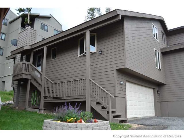 Duplex in Eaglesnest Townhomes, Wildernest, CO — photo 1 (MLS S392444)