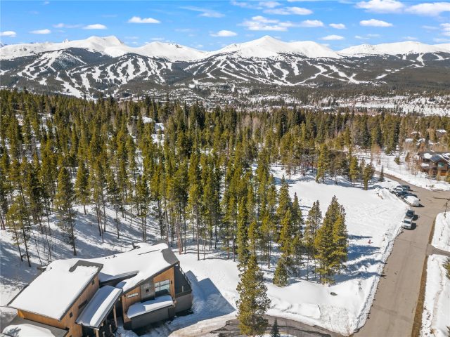 Residential in Revetts Landing Sub, Breckenridge, CO — photo 1 (MLS SU1047994)